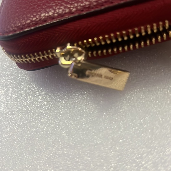 ♥️🌺♥️ Michael Kors large wallet (red wine color ) - Picture 17 of 17